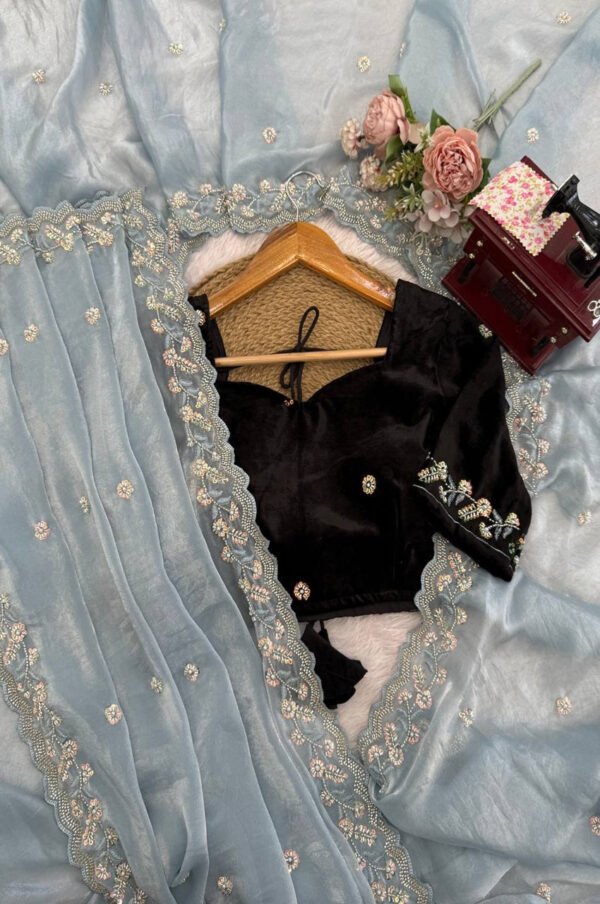 KD-618_1.jpg Sea Grey Fendy Silk Heavy Saree