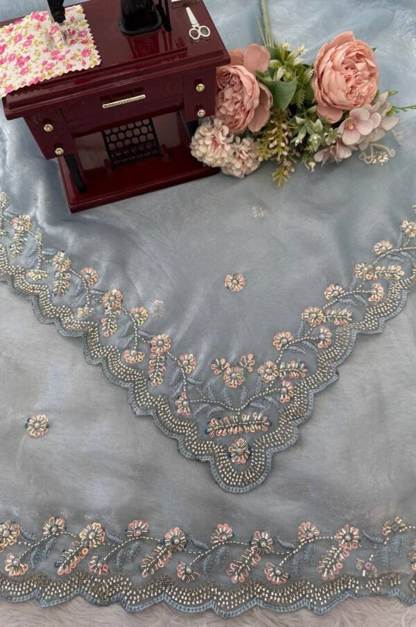 KD-618_2.jpg Sea Grey Fendy Silk Heavy Saree