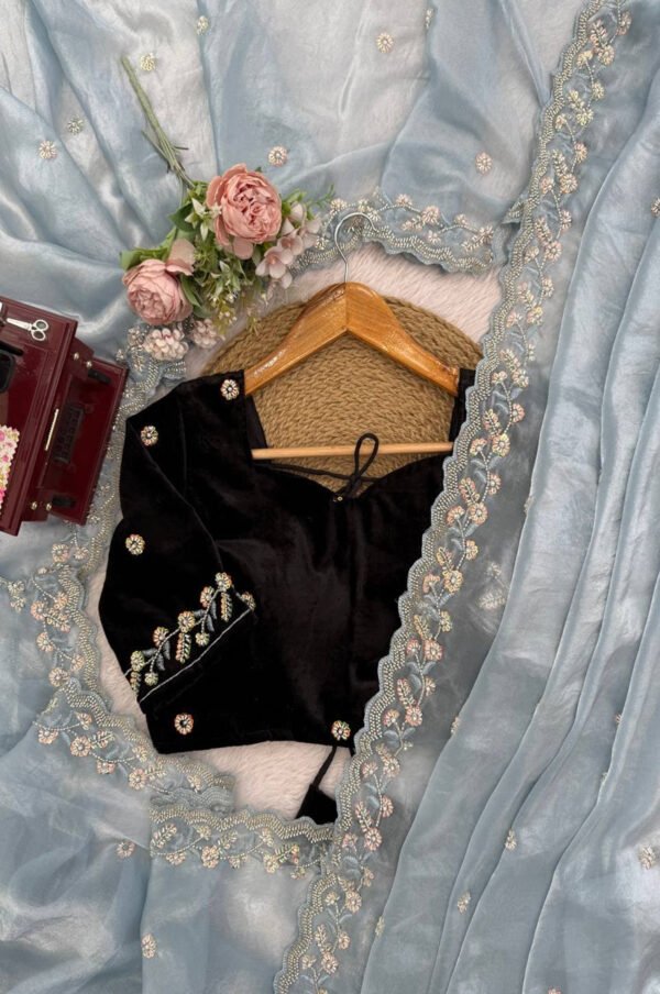 KD-618_4.jpg Sea Grey Fendy Silk Heavy Saree